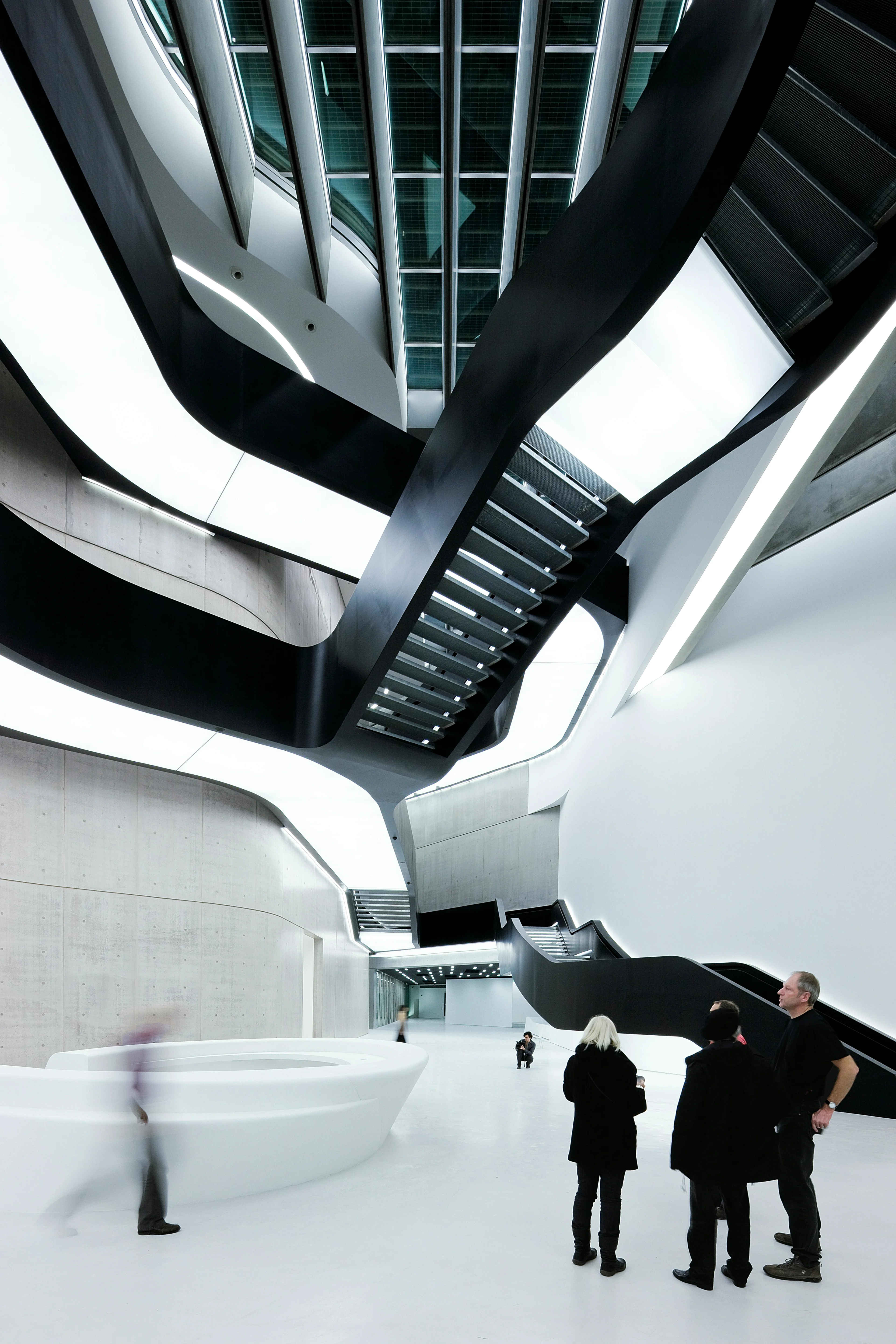Page 109 MAXXI, Rizzoli 2010
Skira disc 02